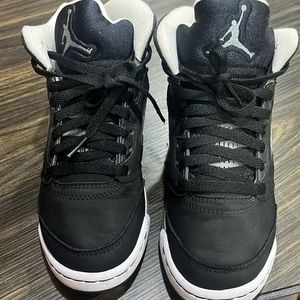 Boys Size 4 Jordan 5 Oreos